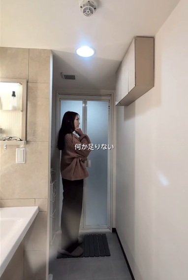 変身前の何か足りないと感じる洗面所