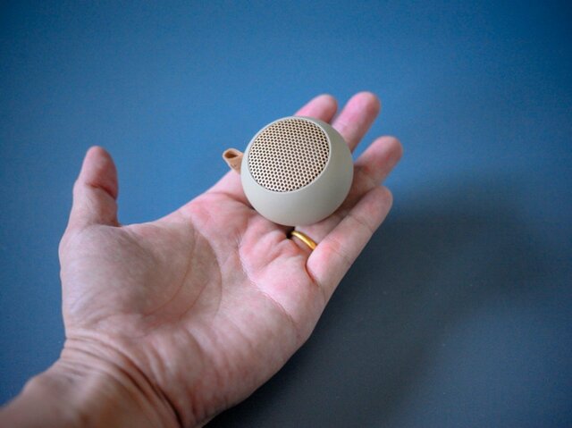 コインサイズの見た目に騙されてはいけない…aGO miniは驚愕の音響体験ができるBluetoothスピーカーでした