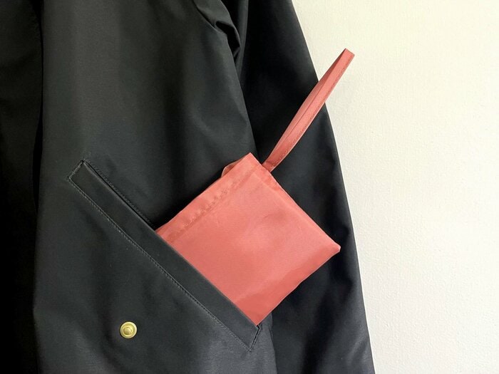 たたんだ状態は縦10cm×横15cmとコンパクト