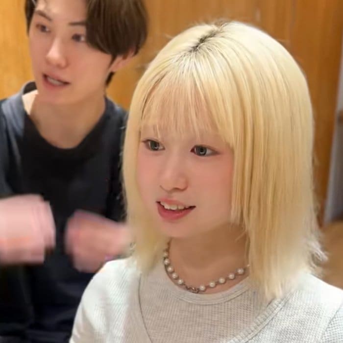 「短く切らないほうがいい」と美容師に言われた金髪女性→レイヤーボブでイメチェンした姿が素敵