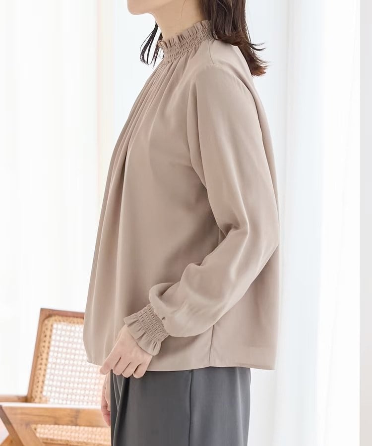 出所：ハニーズ公式通販　あったか裏地ハイネック