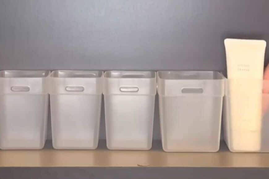 【100均DIY】ものを詰め込みがちな洗面台収納→セリアのアイテムでスッキリ！