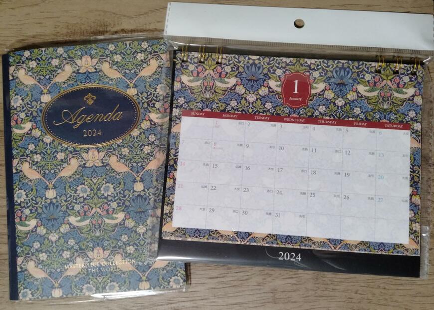筆者撮影（セリア、B6ダイアリー マスターピースコレクション/WM 日曜始まり・卓上カレンダー マスターピースコレクション/WM）