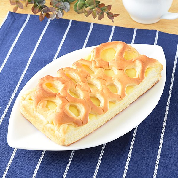 ファミリーマートの新商品:ソフトなチーズクリームパン