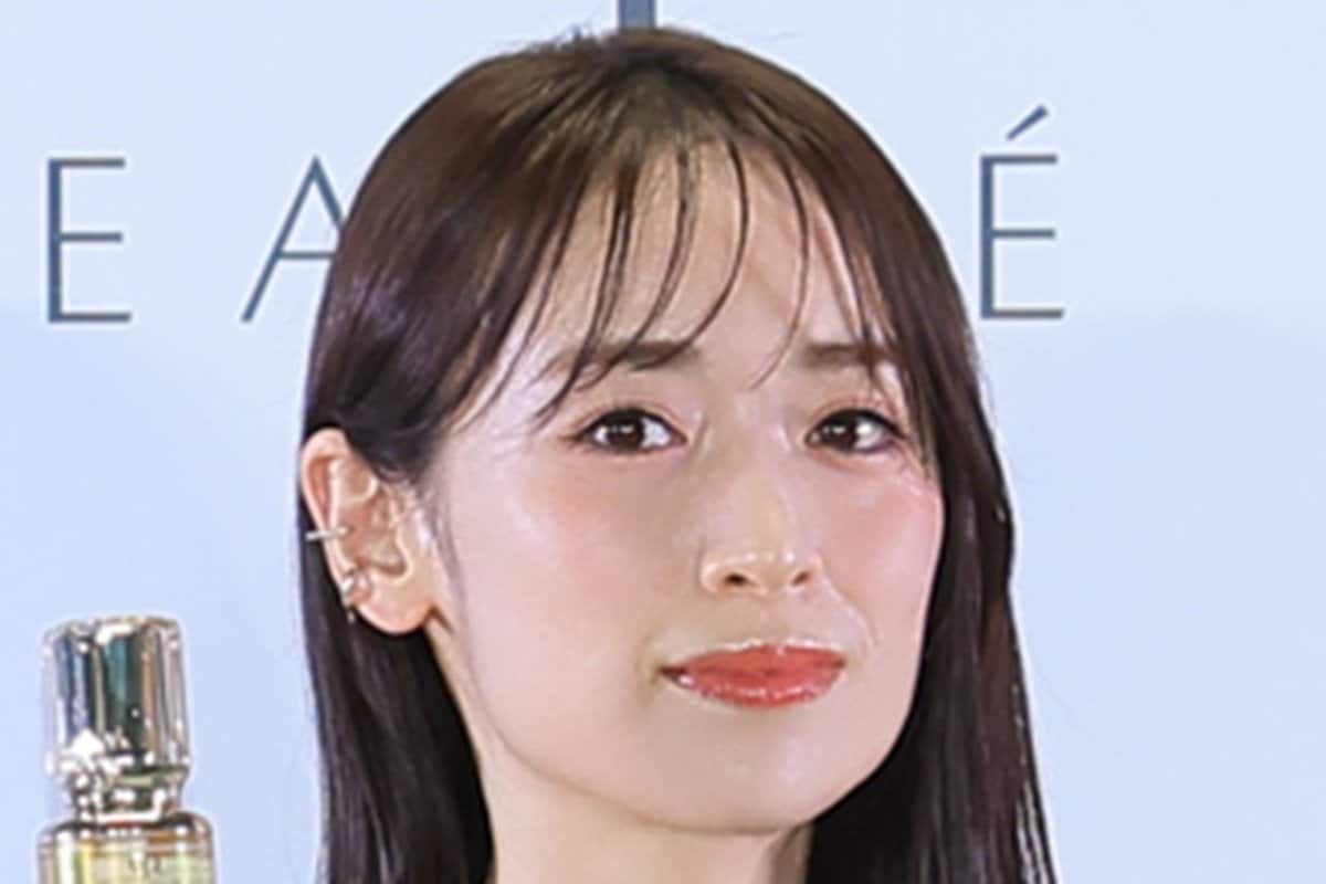 サッカー日本代表・谷口彰悟と結婚して1年…泉里香の美貌に「美しいぃ」「お幸せそう…」と反響 オフショットを投稿 1か月あたりのファッション