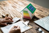 【70歳代】平均貯蓄額は1757万円。老後に年金だけで暮らせるシニアは何パーセント？