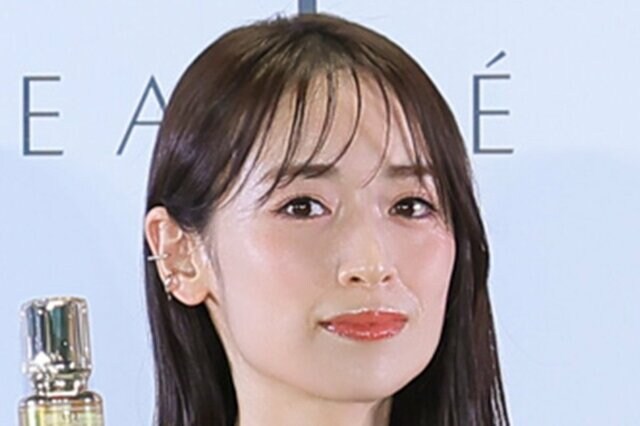 37歳 泉里香 シャネルの冬コーデが上品で素敵「ホント美人さん」「とても綺麗」「煌びやか」と話題に