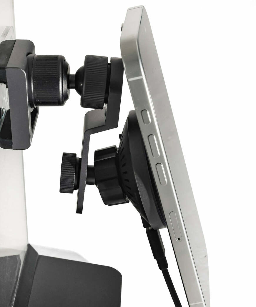 出所：ARTA公式オンラインショップ　WIRELESS CHARGE SMARTPHONE HOLDER for HONDA CIVIC