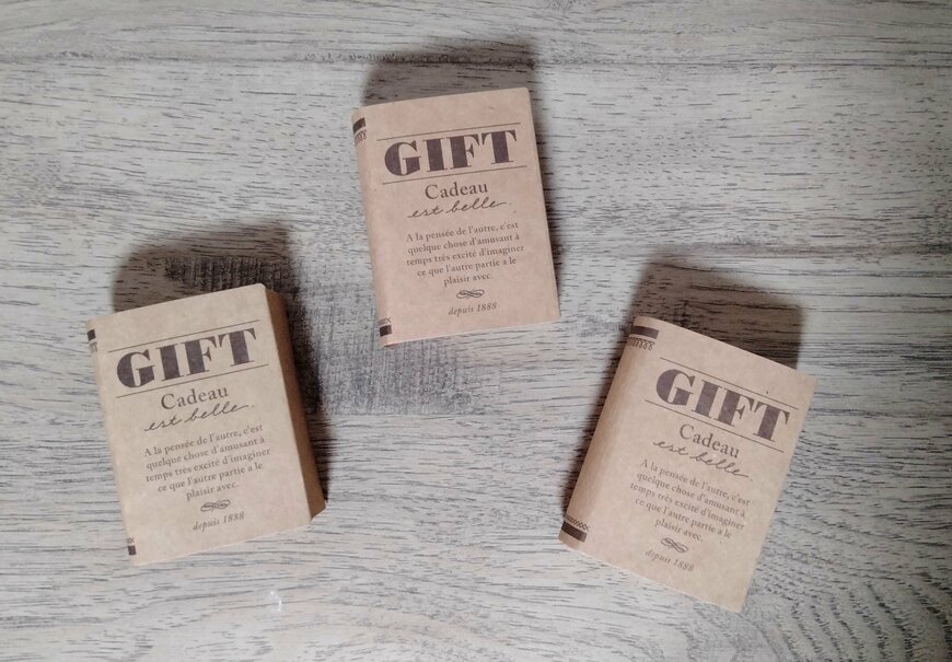 筆者撮影（セリア、ギフトボックス ブック型）