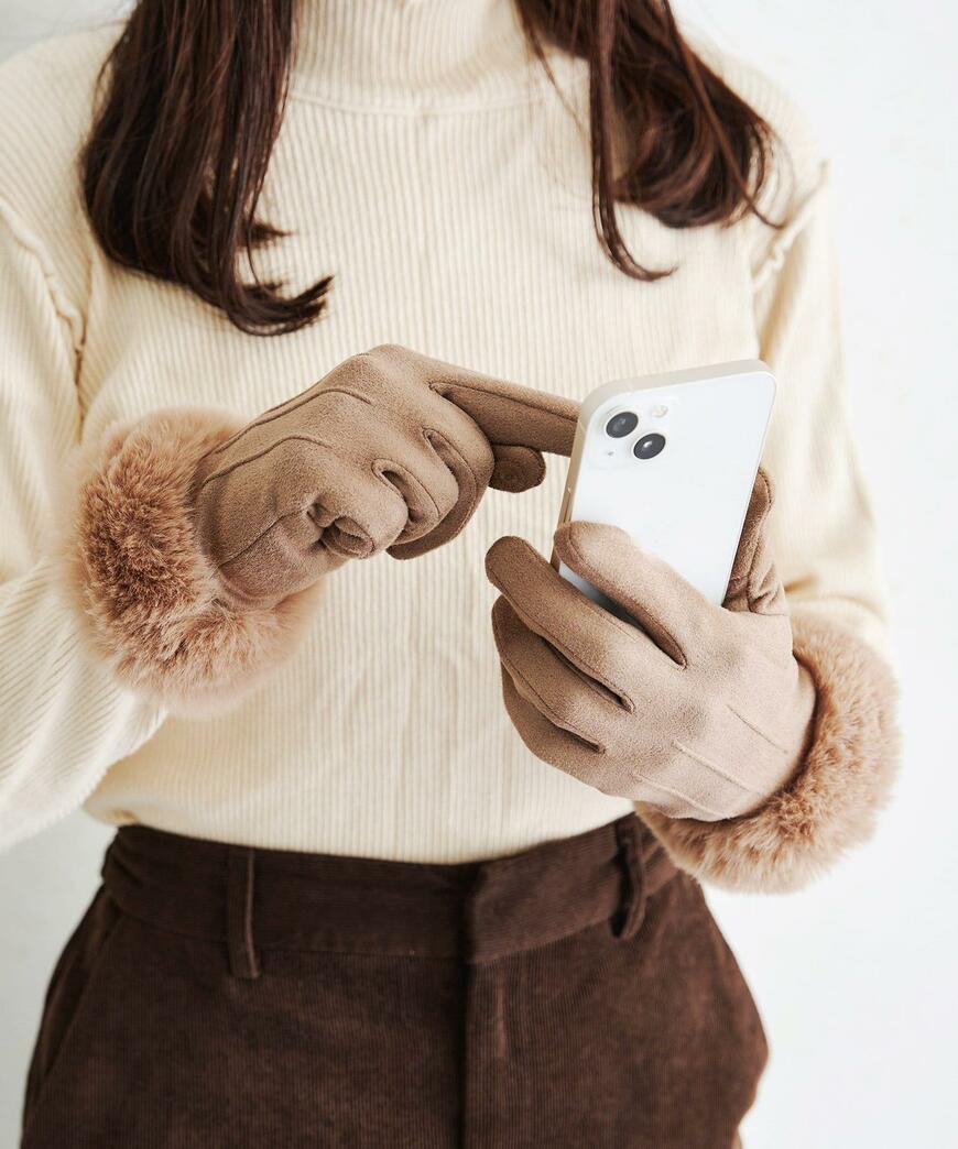 出所：パルグループ公式ファッション通販サイト 3COINSファー付きスマホ対応手袋