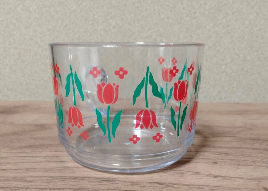 筆者撮影（セリア、クリアマグカップ 1P レトロフラワー）