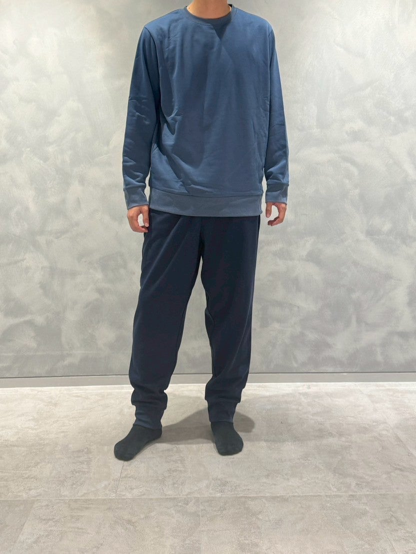 出所：株式会社ゲオホールディングス　スウェット上下セット