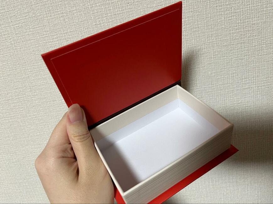 筆者撮影（セリア、ヴィンテージ風ブック型BOX/ミッキー＆ミニー）