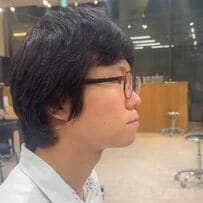 【大変身】「ガッツリ短くしたい！」半年ぶりの美容室に来店した男性  「アップバングショート」ですっきり爽やかな姿に