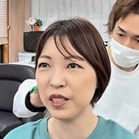「量が多いんですよ」女性がショートでさっぱりヘアにスタイルチェンジ