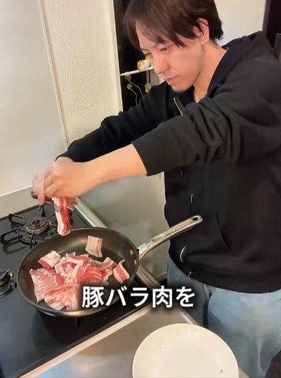 【高校生弁当】うどんの具をそのままお弁当に！シングルファザーが子どもにつくるお肉たっぷりのお弁当が話題