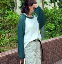 【66歳マダム】淡いカーキの〈ハーフパンツ〉で洗練された大人カジュアルコーデを披露