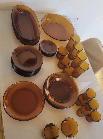 琥珀色のガラス食器