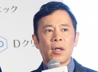 岡村隆史、石橋貴明との2ショットに「最高な2人」「涙が出るほどホッとします」ファンから反応相次ぐ