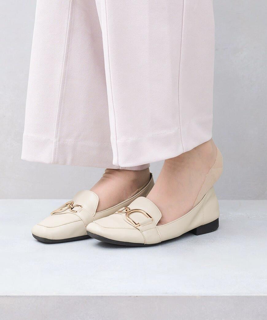 出所：パルグループ公式ファッション通販サイト 3COINS ストッキング風足袋クルーソックス