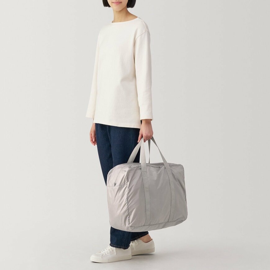 出所：無印良品公式　たためる　撥水横型ボストンバッグ