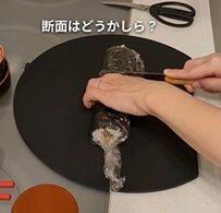 お肉も入って食べ応え満点！母が浪人生の息子のために作る愛情たっぷり「巻き寿司弁当」が話題