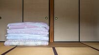 【住民税非課税世帯】課税されている世帯は30歳代から50歳代で約9割。80歳以上では「55.5％」まで下がる
