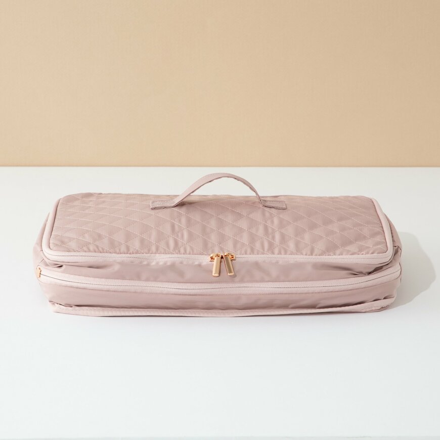 旅行で大活躍！かさばる荷物をコンパクトにまとめてくれます／出所：株式会社Francfranc