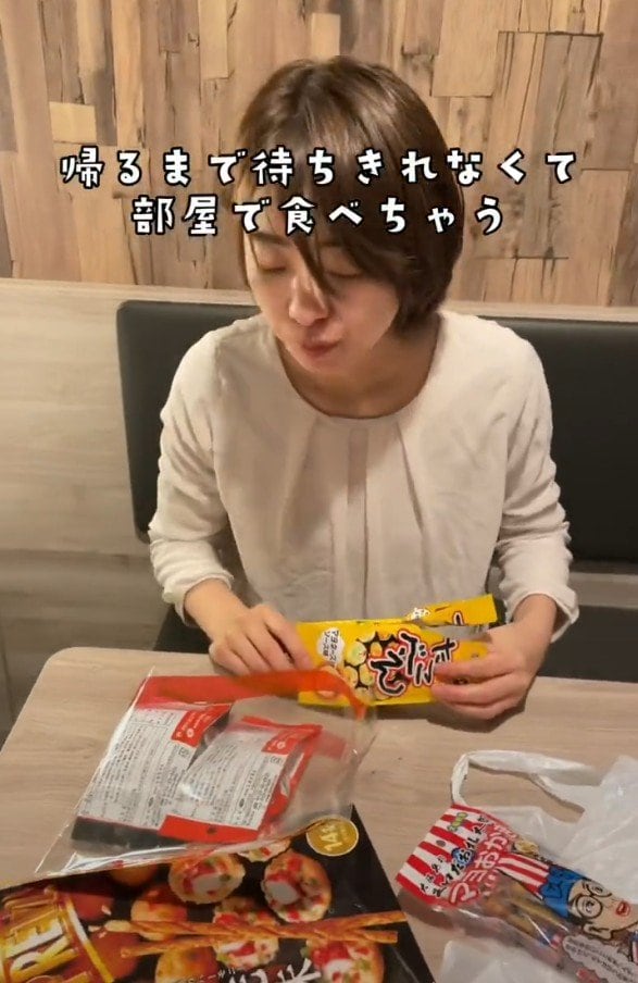 出所：@superhotel_official「スーパーホテルがお届けするホテルあるある部屋ver.」