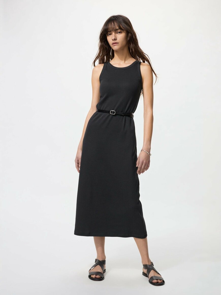 出所：ユニクロ公式　リブブラワンピース