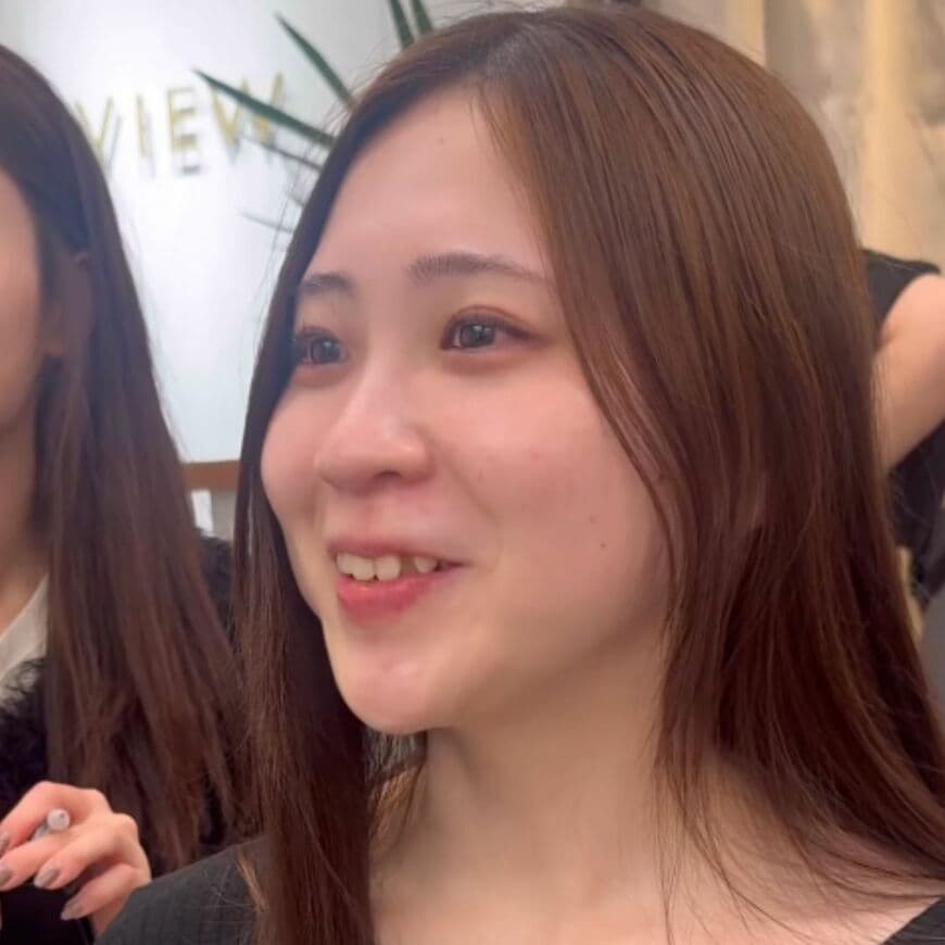 【大変身】おでこの広さに悩む女性が似合わせカットで大胆イメチェン！「可愛い」と大満足