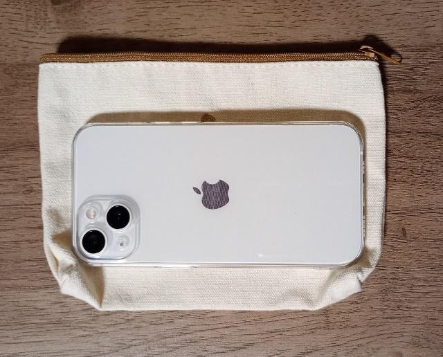 筆者撮影（キャンドゥ、KAIJU 刺繍ポーチ ブースカ）