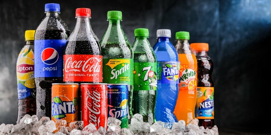 二人以上の世帯の「飲料」の消費支出は月5602円