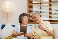【70歳代・二人の老後】金融資産を保有していない世帯を含む「貯蓄の平均と中央値」は？老後の生活費「ひと月あたり」の平均はどれくらい？