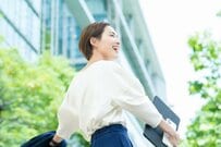 女性の年金収入「厚生年金」はひとりでいくら？老後の生活費はカバーできるのか