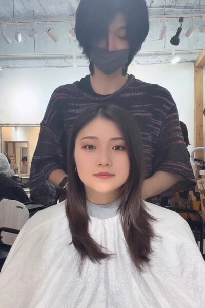 アフリカに行く前にイメチェンしにきた女性