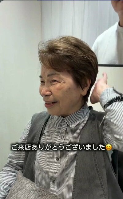 襟足がすっきりし、トップにふんわりと立ち上がりのあるショート（アフター）