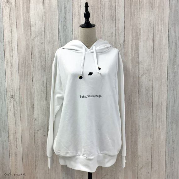 セットアップと同じデザインを採用した、普段使いにも便利な「パーカー」