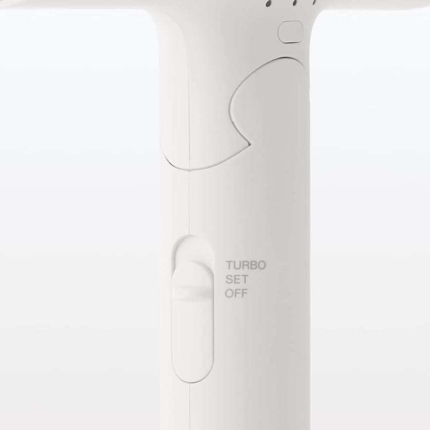 出所：無印良品公式　無印良品公式　大風量マイナスイオンドライヤー　温冷切換機能付き