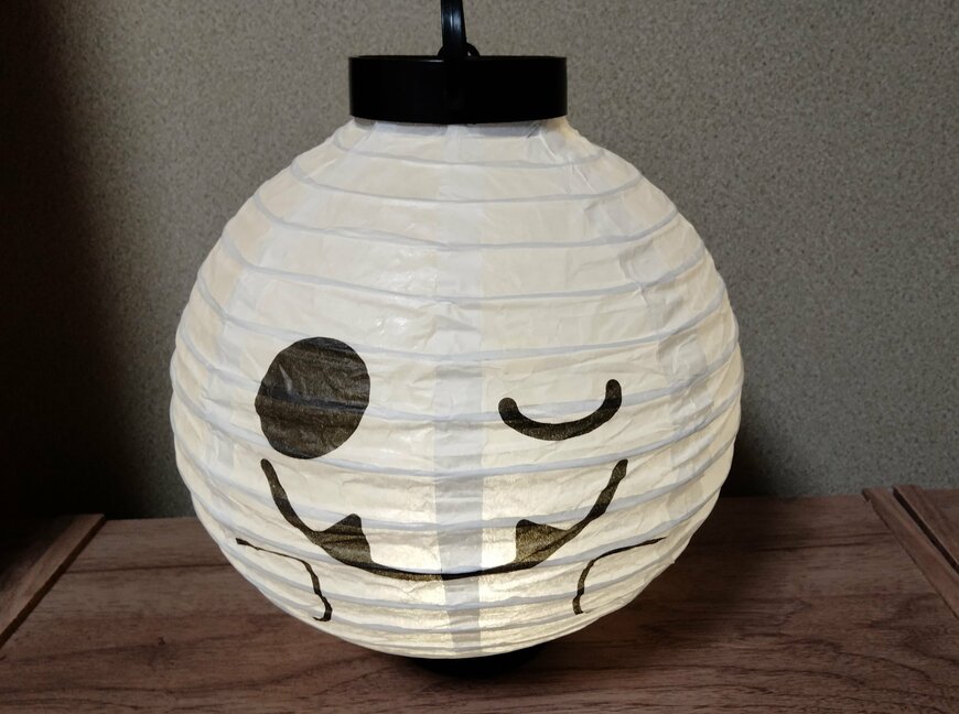筆者撮影（ダイソー、ハロウィン提灯）