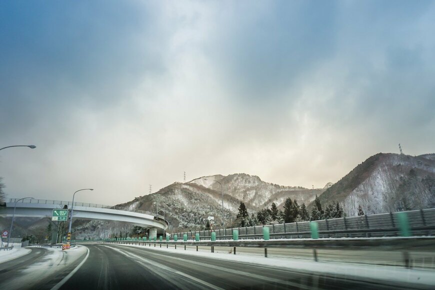 青森県の高速道路で目撃された光景に思わず目を疑う　近未来的な光景に驚きの声