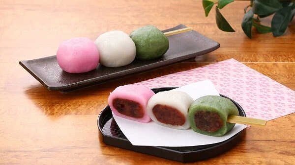 ローソンストア100の新商品:渾身の一本!三色だんご餡入り