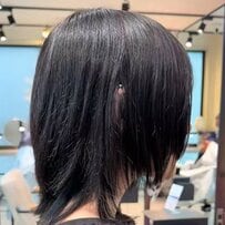 【大変身】＜あのちゃん風ボブ＞にしたい女性→プロの技術でウルフから大胆イメチェンした姿が話題