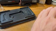ミニカーを飾りたい人必見 コンビニで買える「チーズケーキの入れ物」がシンデレラフィット