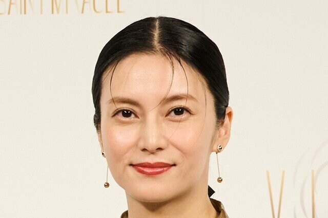 柴咲コウ ”お忍び”万博ショットにネット驚き「気づかれない？」「この姿じゃ見逃して悔しがる」「わからん」の声