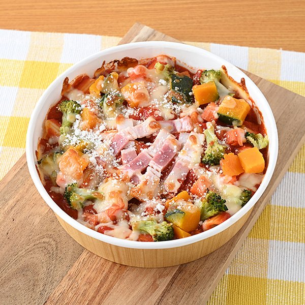 ファミリーマートの新商品：緑黄色野菜使用！ベーコンのトマトグラタン