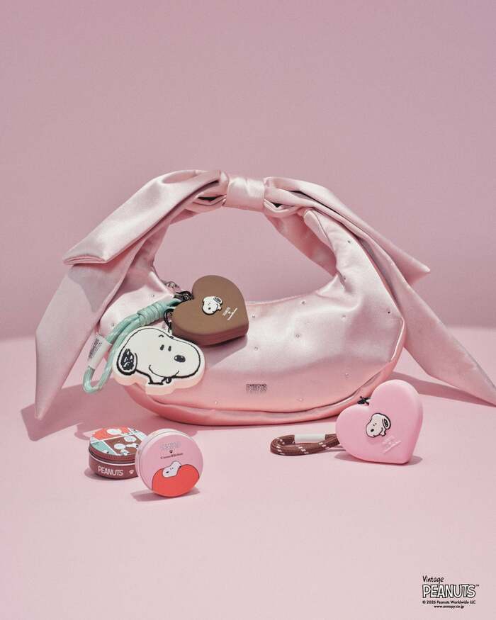 「PEANUTS(ピーナッツ)」とのスペシャルコラボレーションアイテム