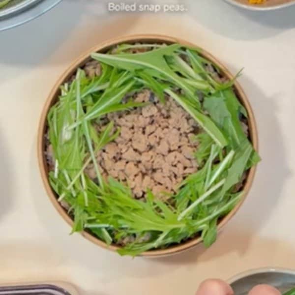 【夫弁当】ディテールがすごい！彩りが綺麗な「ミモザのリース弁当」が可愛くて美味しそうと話題