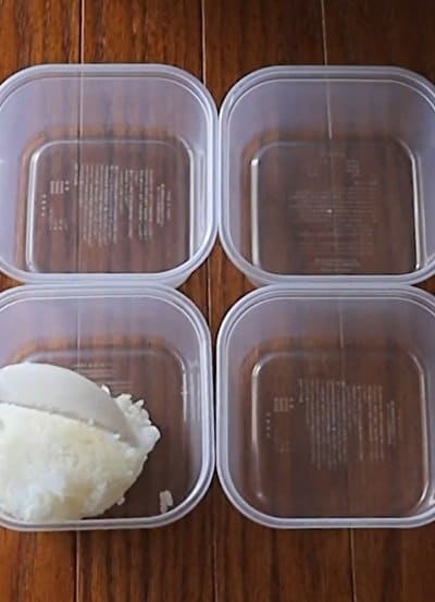 「唐揚げと卵焼きは正義！」タッパーに詰める4人分の【大満足のチーズ唐揚げ弁当】が話題