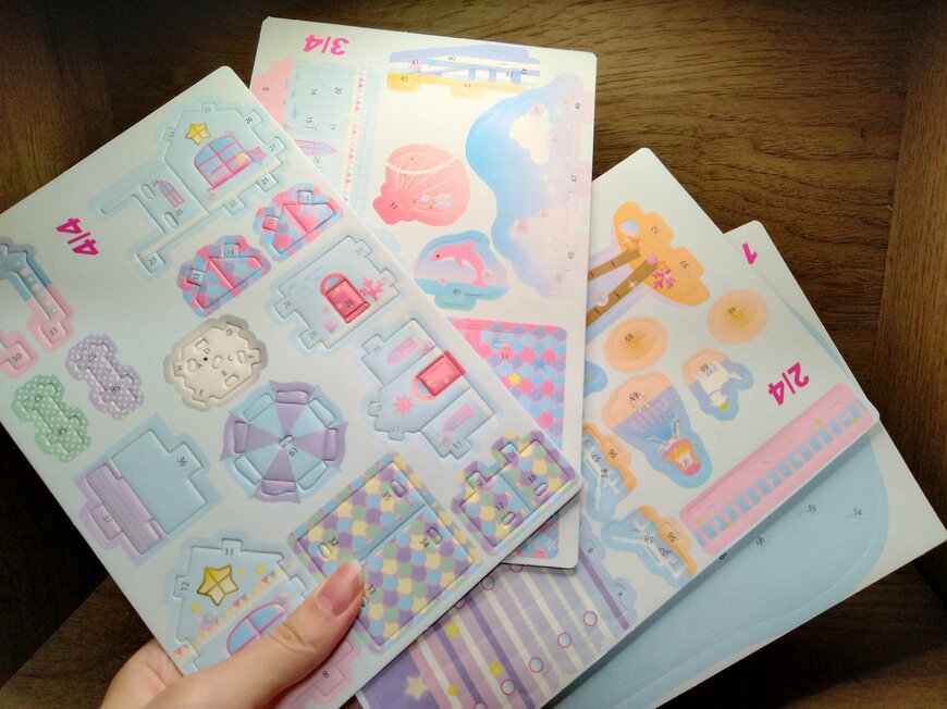 筆者撮影（セリア、つくろう！ ドールハウス 夢のお家）